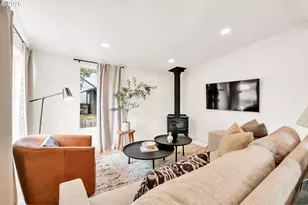 428 W Centennial Blvd, Springfield, OR 97477 - Photo 3