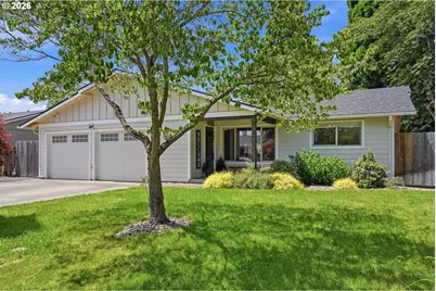 373 Palm Ave, Woodburn, OR 97071 - Photo 1
