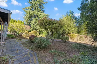 3027 SW Illinois St, Portland, OR 97239 - Photo 39