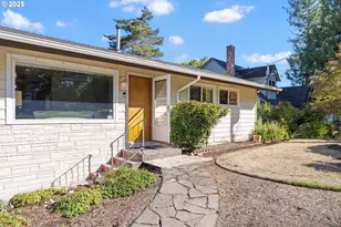 3027 SW Illinois St, Portland, OR 97239 - Photo 5