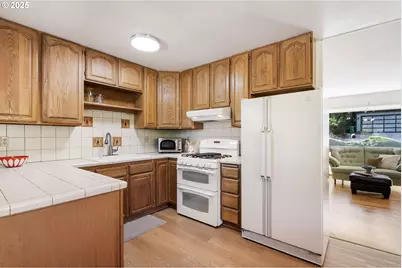 3027 SW Illinois St, Portland, OR 97239 - Photo 29