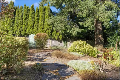 3027 SW Illinois St, Portland, OR 97239 - Photo 43