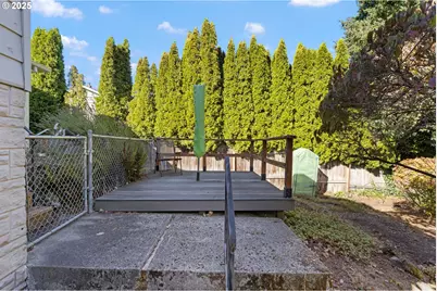 3027 SW Illinois St, Portland, OR 97239 - Photo 37