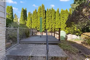 3027 SW Illinois St, Portland, OR 97239 - Photo 37