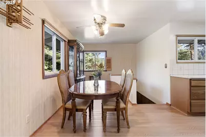 3027 SW Illinois St, Portland, OR 97239 - Photo 13