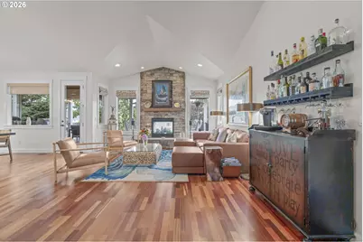 447 NW Mt Mazama St, McMinnville, OR 97128 - Photo 5