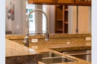 8015 NE 61st St, Vancouver, WA 98662 - Photo 9