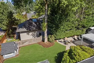 8725 SW White Pine Ln, Portland, OR 97225 - Photo 39