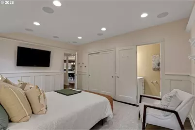 8725 SW White Pine Ln, Portland, OR 97225 - Photo 25