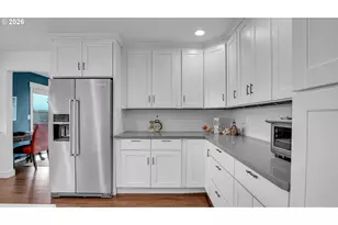 17920 Meadowlark Ln, Lake Oswego, OR 97034 - Photo 15