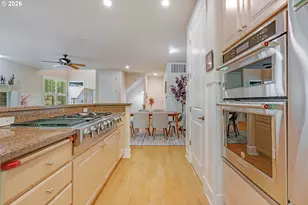 4798 Auburn Ln, Lake Oswego, OR 97035 - Photo 15
