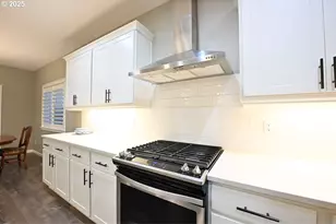 2332 Veneta Ave S, Salem, OR 97306 - Photo 9