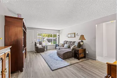 105 Polk Ave, La Grande, OR 97850 - Photo 3