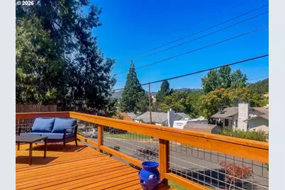 1389 NE Brooklyn Ave, Roseburg, OR 97470 - Photo 5