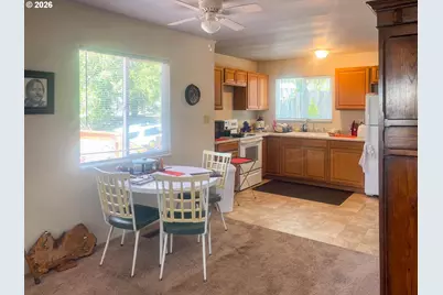 1389 NE Brooklyn Ave, Roseburg, OR 97470 - Photo 11