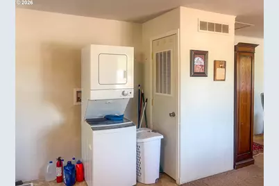 1389 NE Brooklyn Ave, Roseburg, OR 97470 - Photo 13