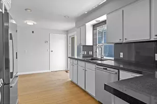 620 SW Orchid St, Portland, OR 97219 - Photo 15