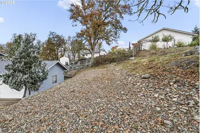 1495 SE Parkwood Dr, Roseburg, OR 97470 - Photo 35