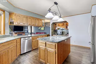 1495 SE Parkwood Dr, Roseburg, OR 97470 - Photo 7