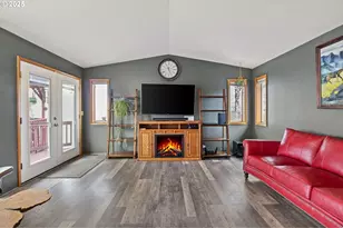 1495 SE Parkwood Dr, Roseburg, OR 97470 - Photo 17