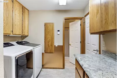 1495 SE Parkwood Dr, Roseburg, OR 97470 - Photo 23