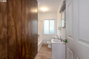 4425 NE 42nd Ave, Portland, OR 97218 - Photo 9