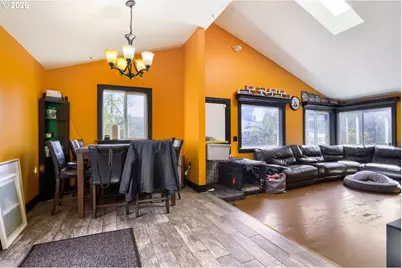 7817 SE Strawberry Ln, Milwaukie, OR 97267 - Photo 5