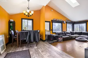 7817 SE Strawberry Ln, Milwaukie, OR 97267 - Photo 5