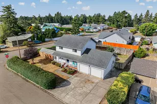 1300 Sanford St, Coos Bay, OR 97420 - Photo 9