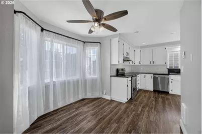 1300 Sanford St, Coos Bay, OR 97420 - Photo 15