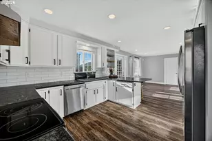 1300 Sanford St, Coos Bay, OR 97420 - Photo 17