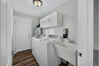 1300 Sanford St, Coos Bay, OR 97420 - Photo 25