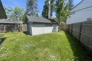 3621 E Amazon Dr, Eugene, OR 97405 - Photo 5
