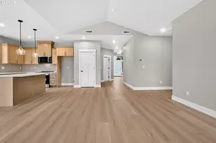 2201 E Juniper Cir, La Center, WA 98629 - Photo 11