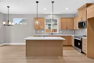 2201 E Juniper Cir, La Center, WA 98629 - Photo 9