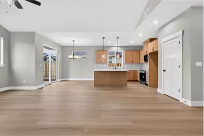 2201 E Juniper Cir #20, La Center, WA 98629 - Photo 5
