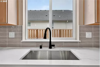 2201 E Juniper Cir #20, La Center, WA 98629 - Photo 11