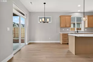 2201 E Juniper Cir, La Center, WA 98629 - Photo 7