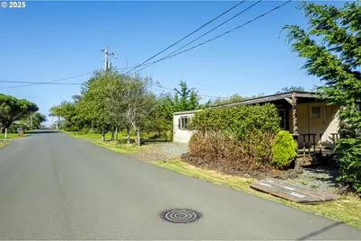 503 S 6th Ave, Rockaway Beach, OR 97136 - Photo 13