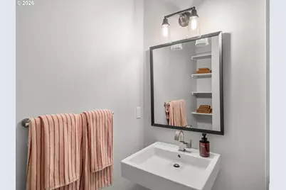 5825 SW Sheridan Ct, Portland, OR 97221 - Photo 35