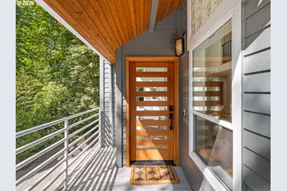 5825 SW Sheridan Ct, Portland, OR 97221 - Photo 3