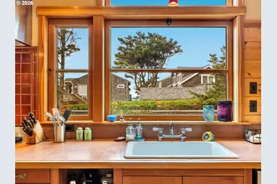 139 W Surfcrest Ave, Cannon Beach, OR 97110 - Photo 21