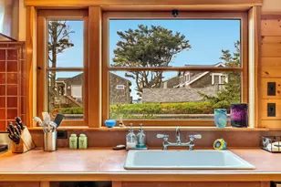 139 W Surfcrest Ave, Cannon Beach, OR 97110 - Photo 21