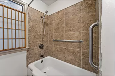 7526 SW Capitol Hill Rd, Portland, OR 97219 - Photo 17