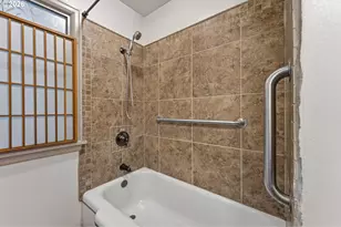 7526 SW Capitol Hill Rd, Portland, OR 97219 - Photo 17