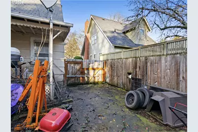 1810 19th St, Salem, OR 97301 - Photo 11