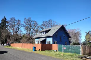 307 3rd St, Lyle, WA 98635 - Photo 1