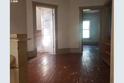 307 3rd St, Lyle, WA 98635 - Photo 3