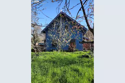 307 3rd St, Lyle, WA 98635 - Photo 5