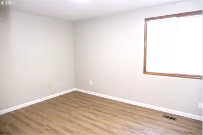 3522 SE 68th Ave, Portland, OR 97206 - Photo 9